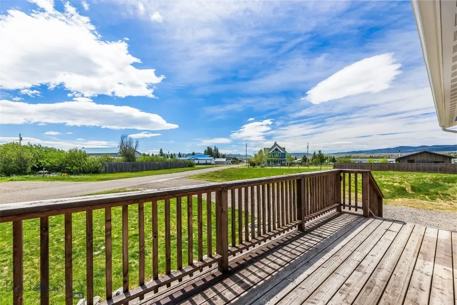 203 2nd Avenue N, Clyde Park, MT 59018 - #3