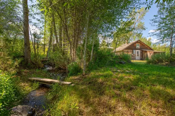 419 E Wallace Street, Virginia City, MT 59755