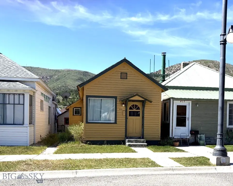 415 W 3rd St, Anaconda, MT 59711 - #1