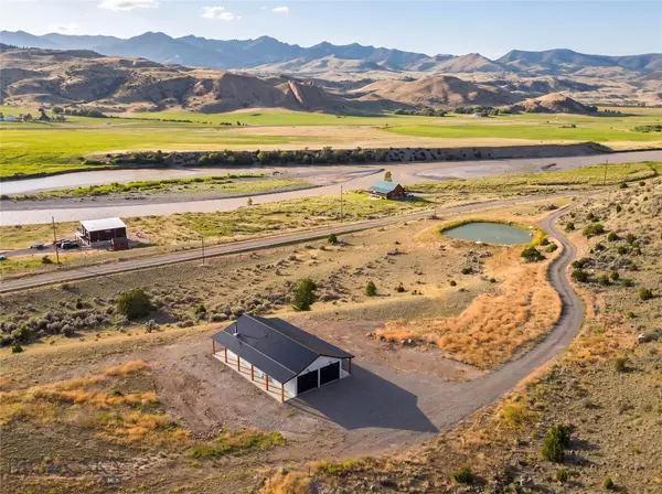 218 & 220 E River Road, Emigrant, MT 59027