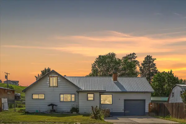 317 6th Avenue E, Eureka, MT 59917