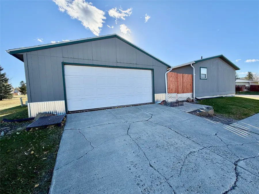 637 Pineridge Court, Great Falls, MT 59405 - Image #2