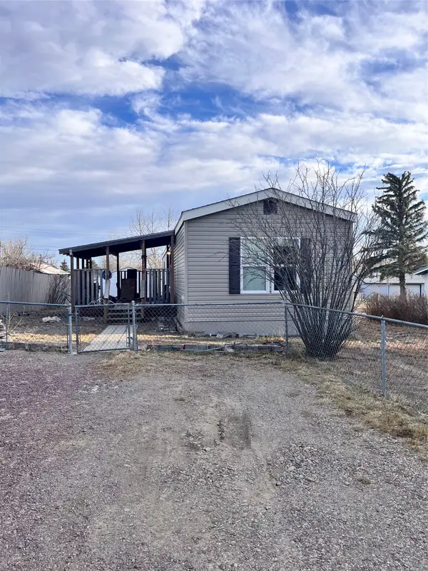 121 2nd Avenue Ne, Cut Bank, MT 59427