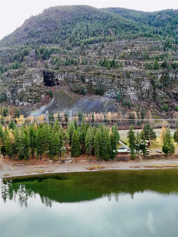 1750 W River Road, Plains, MT 59859