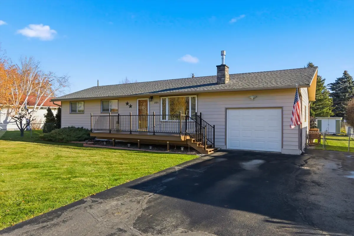 221 Hawthorn Avenue, Kalispell, MT 59901 - Image #1