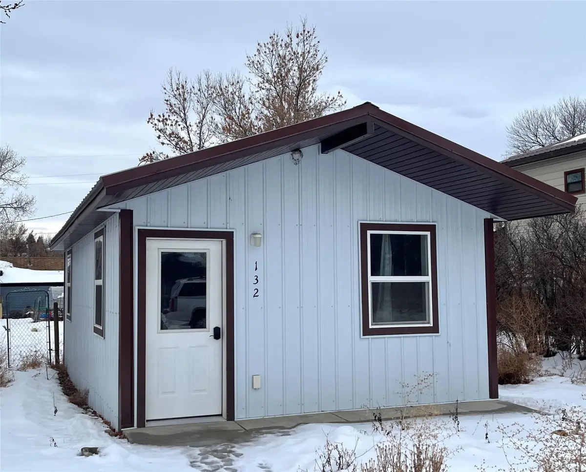 132 E Richland Avenue, Shelby, MT 59474 - Image #1