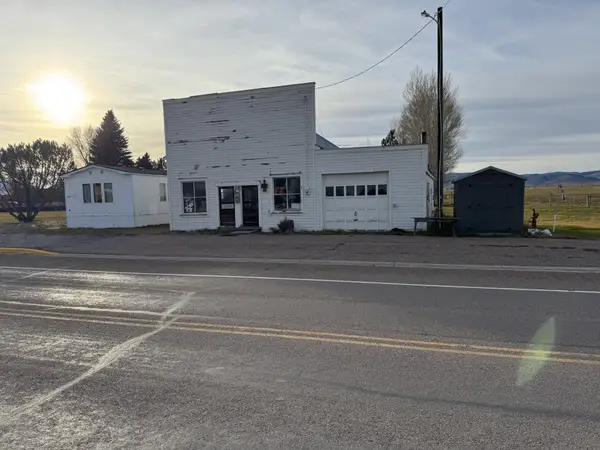 110 N Broadway Avenue, Hall, MT 59837