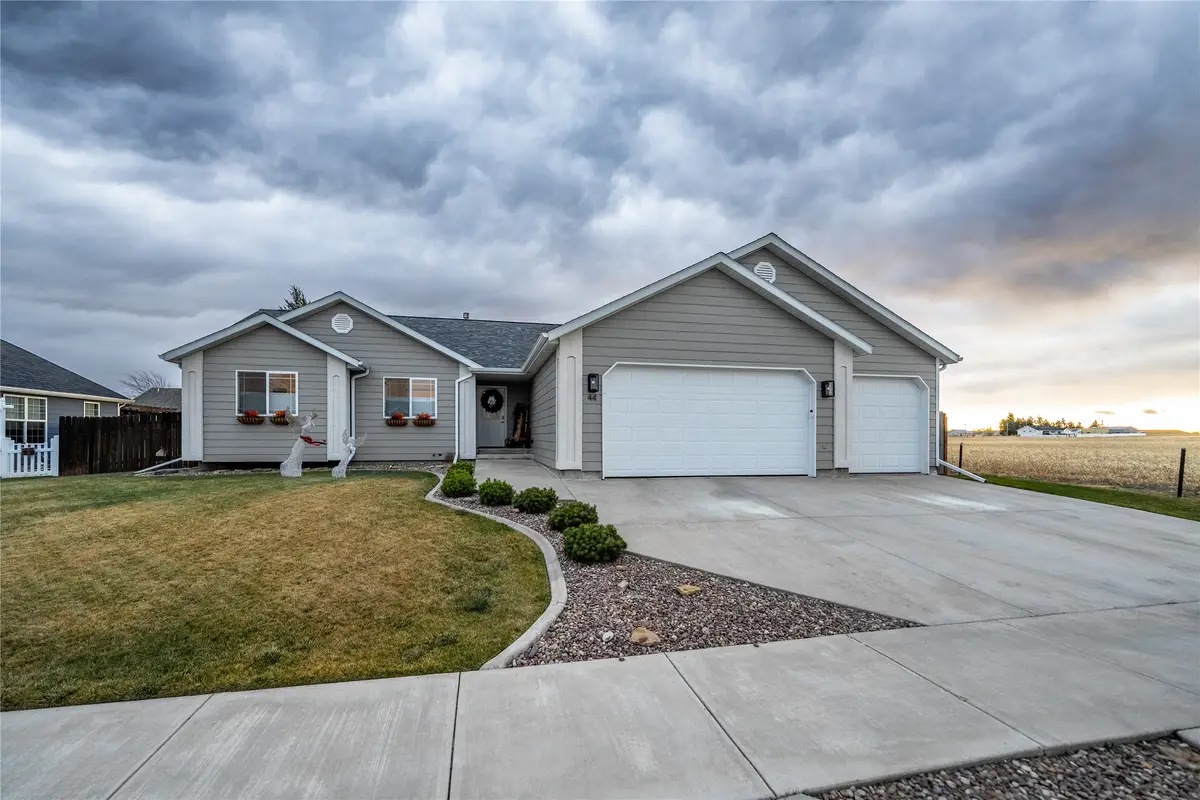 44 33rd Avenue Ne, Great Falls, MT 59404 - Image #1