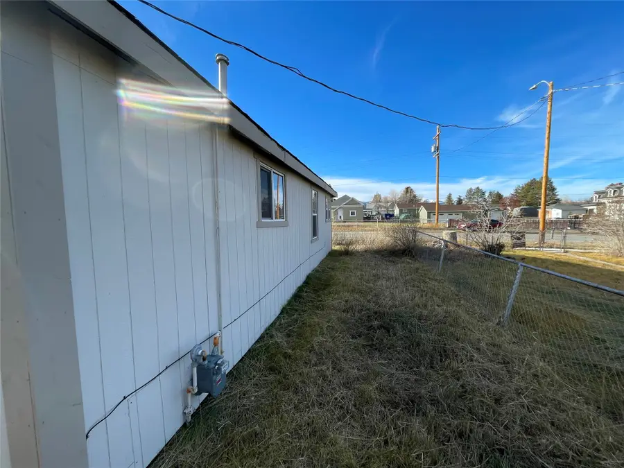 819 Kentucky Street, Deer Lodge, MT 59722 - #2