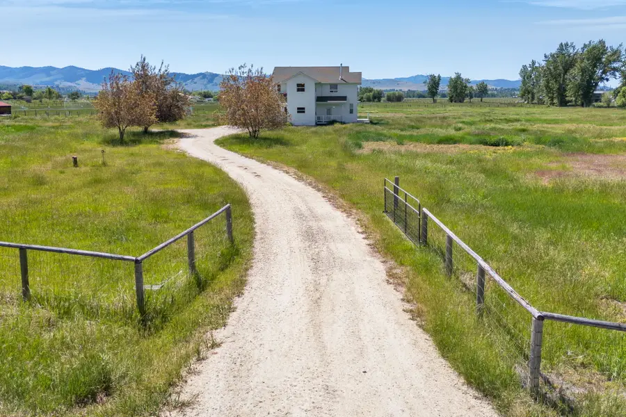 239 Lincoln Lane, Hamilton, MT 59840 - Image #3