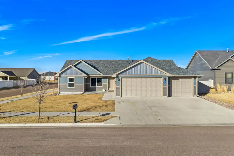37 37th Avenue Ne, Great Falls, MT 59404 - #2