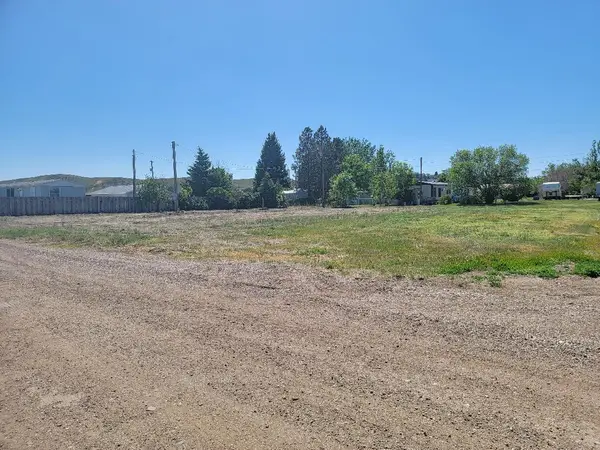 415 Glacier Avenue, Shelby, MT 59474