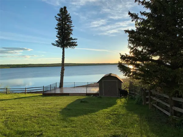 11 W Shore Road, Babb, MT 59411