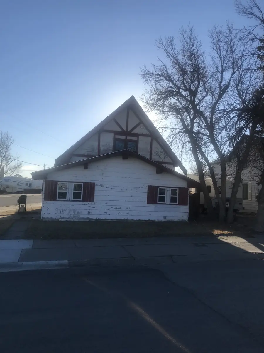 202 1st Street Se, Shelby, MT 59474 - #2