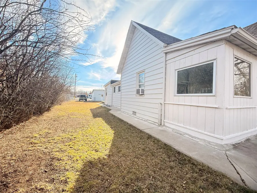 2218 6th Avenue N, Great Falls, MT 59401 - #3