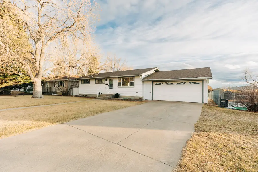 604 27th Avenue Ne, Great Falls, MT 59404 - #3