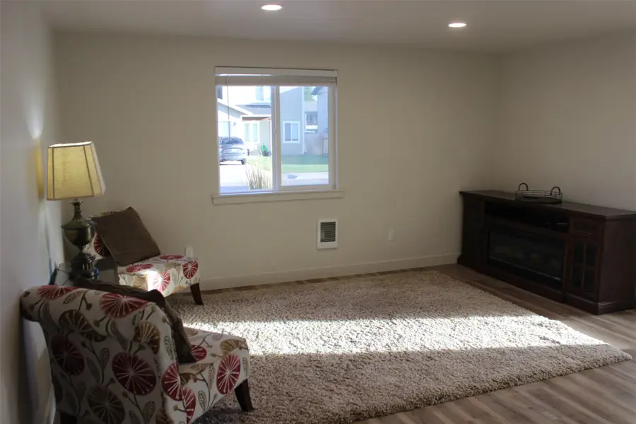 908 2nd Street W #6, Polson, MT 59860 - #2