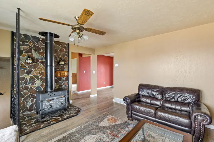 1812 16th Avenue S, Great Falls, MT 59405 - #3