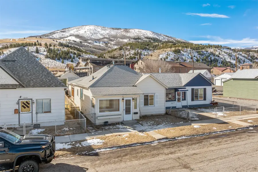 1207 E 5th Street, Anaconda, MT 59711 - #2