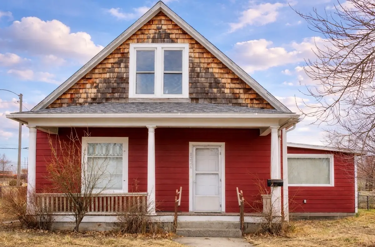 1226 9th Avenue S, Great Falls, MT 59405 - #1