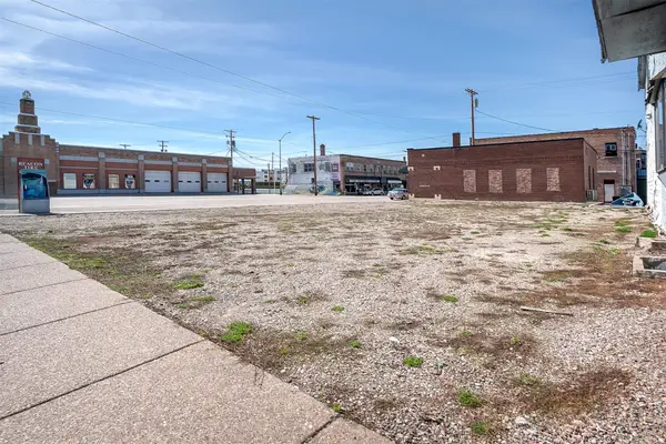 13 2nd Avenue E, Polson, MT 59860