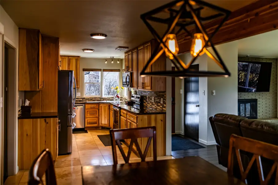 2819 8th Avenue S, Great Falls, MT 59405 - #2