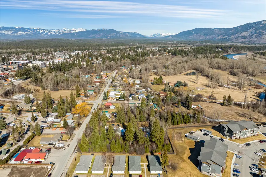1009 3rd Avenue E, Columbia Falls, MT 59912 - #2