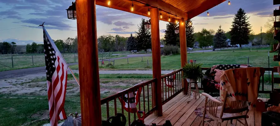 805 3rd Street Sw, Choteau, MT 59422 - #2