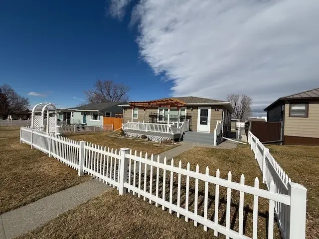 2613 9th Avenue S, Great Falls, MT 59405 - #1