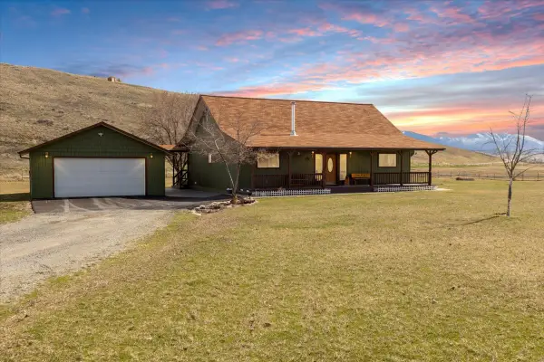 996 Airport Road, Eureka, MT 59917