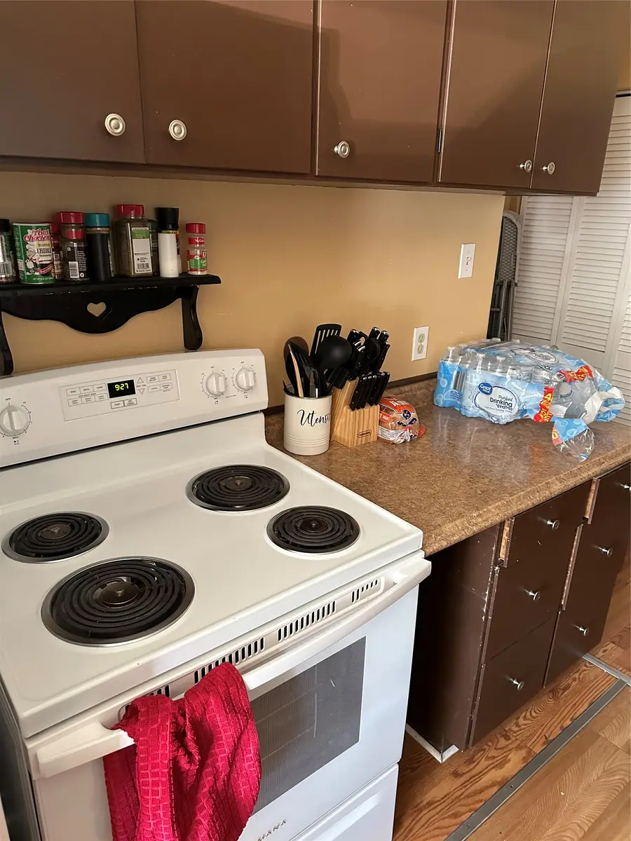 948 Westwood Avenue, Shelby, MT 59474 - #3