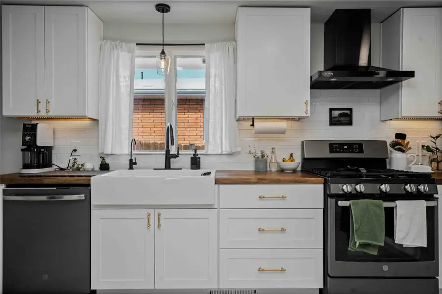 3422 2nd Avenue S, Great Falls, MT 59405 - #3