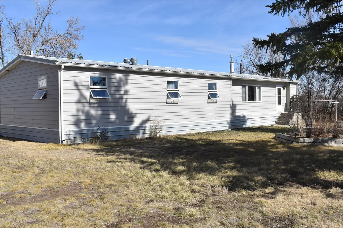 208 2nd Avenue Sw, Brady, MT 59416 - #1
