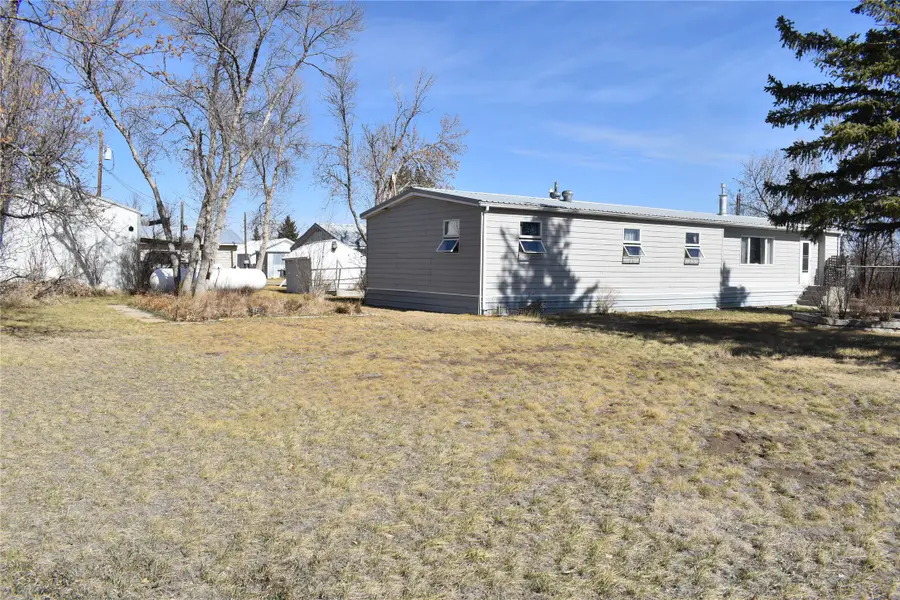 208 2nd Avenue Sw, Brady, MT 59416 - #2