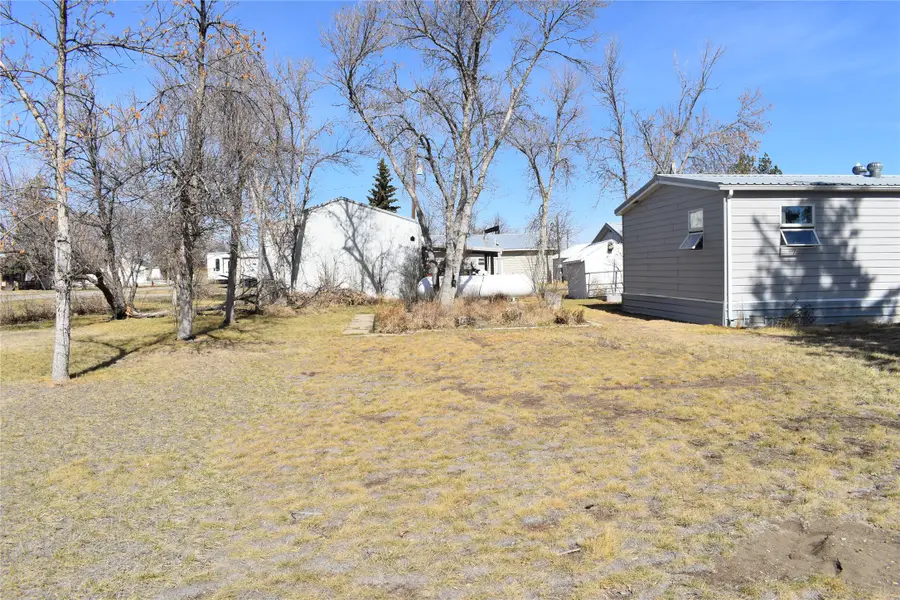 208 2nd Avenue Sw, Brady, MT 59416 - #3