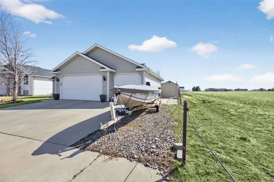 44 34th Avenue Ne, Great Falls, MT 59404 - #2