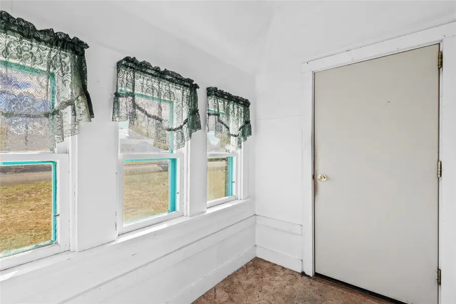 314 5th Street N, Fairfield, MT 59436 - #3