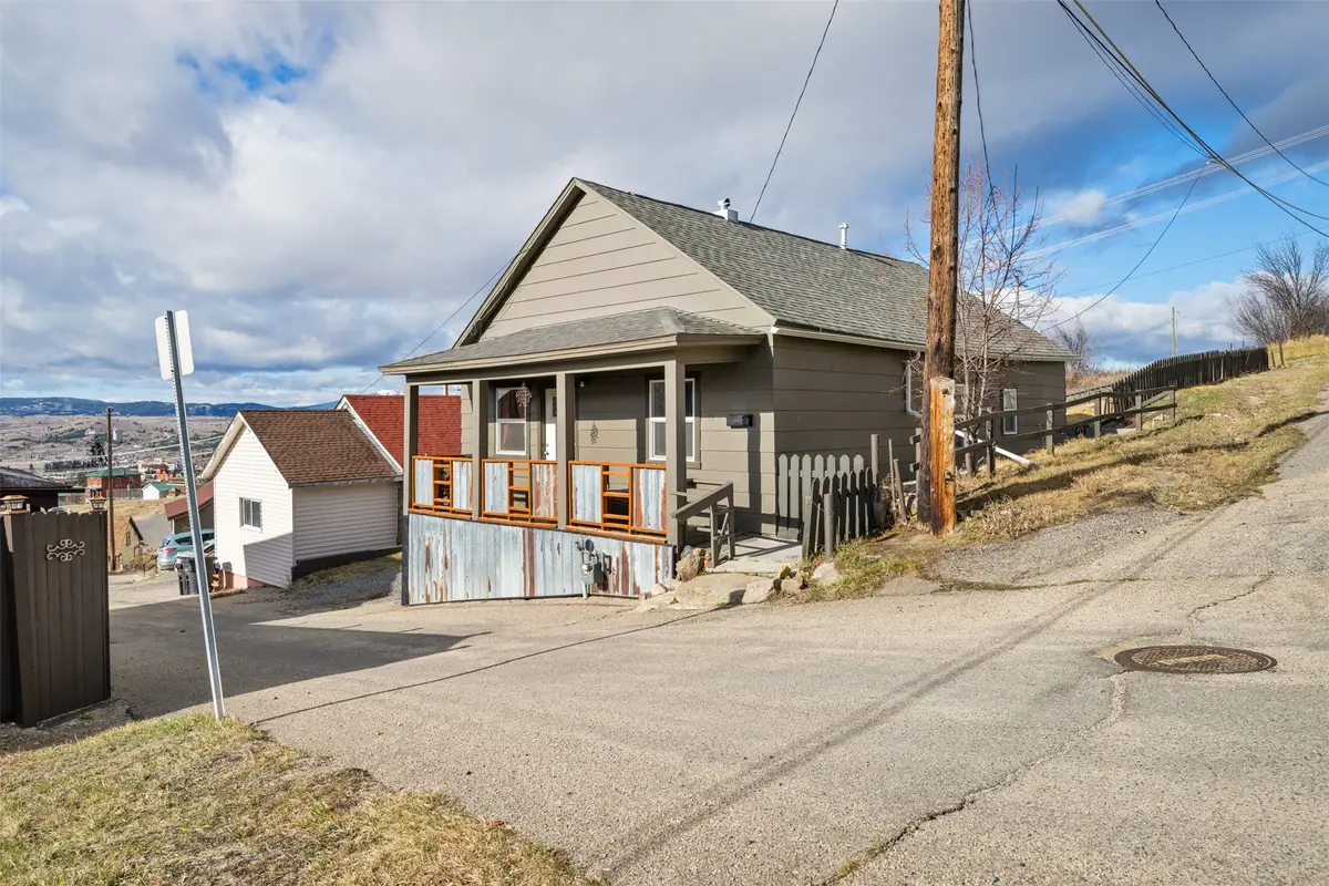 34 E Summit Street, Butte, MT 59701 - #1