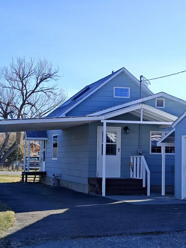 206 4th Avenue Sw, Choteau, MT 59422