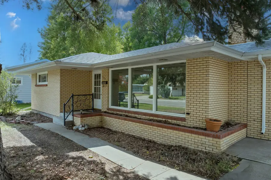 1113 Carlos Dr, Great Falls, MT 59404 - #2