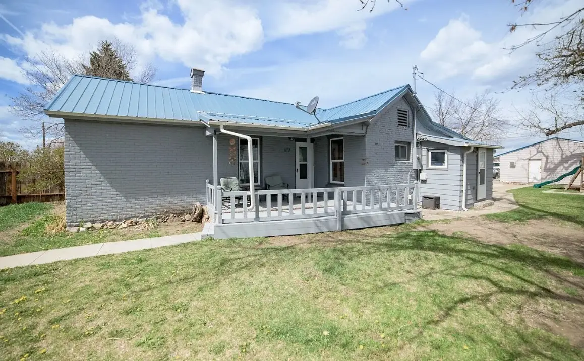 1117 10th Avenue N, Great Falls, MT 59401 - #1