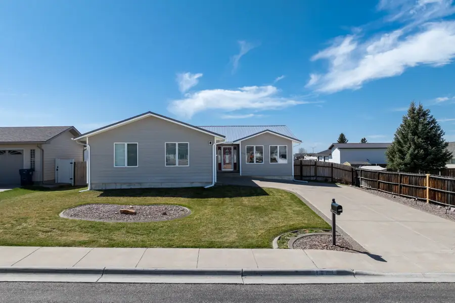 3212 3a Street Ne, Great Falls, MT 59404 - #3