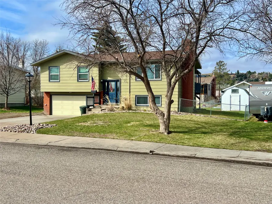 3006 Carmel Drive, Great Falls, MT 59404 - #3