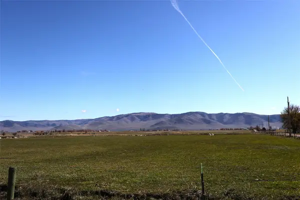 190 Patton Road, Lonepine, MT 59848