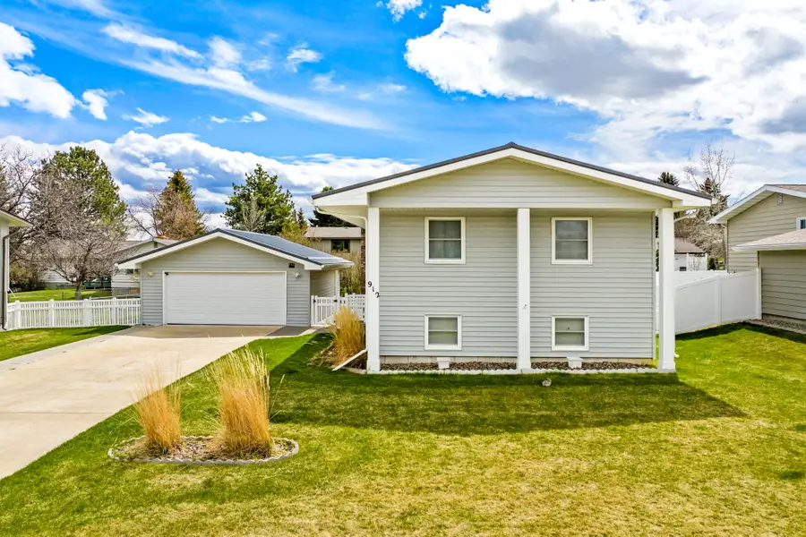 912 26th Avenue Sw, Great Falls, MT 59404 - #3