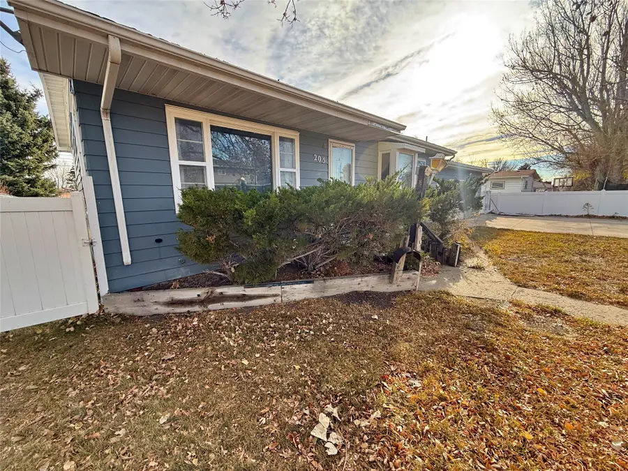 205 2nd Street Nw, Great Falls, MT 59404 - #3