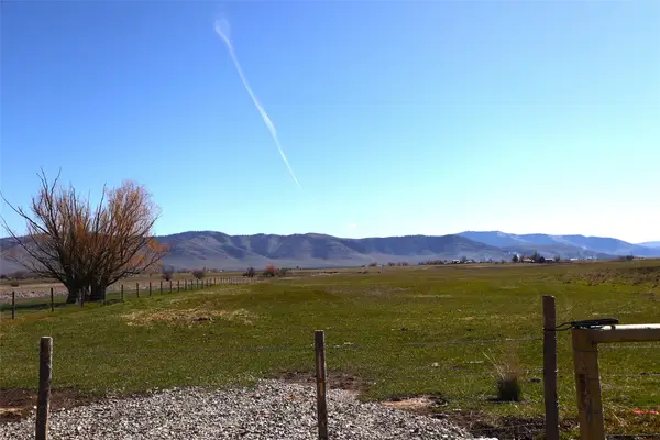 24 Cluzen Road, Lonepine, MT 59848