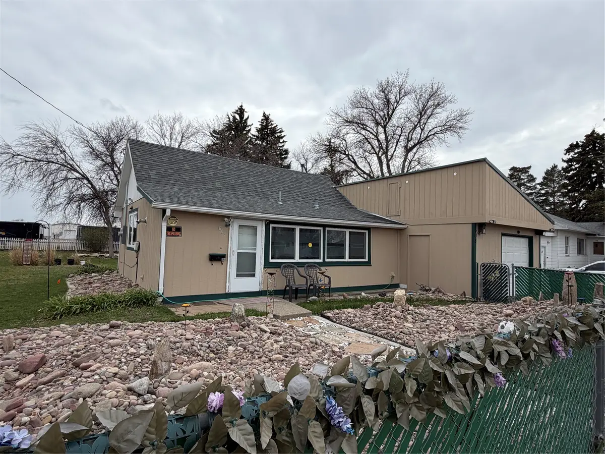 608 4th Avenue Nw, Great Falls, MT 59404 - #1