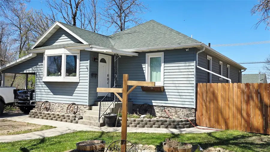 2113 8th Avenue N, Great Falls, MT 59401 - #2