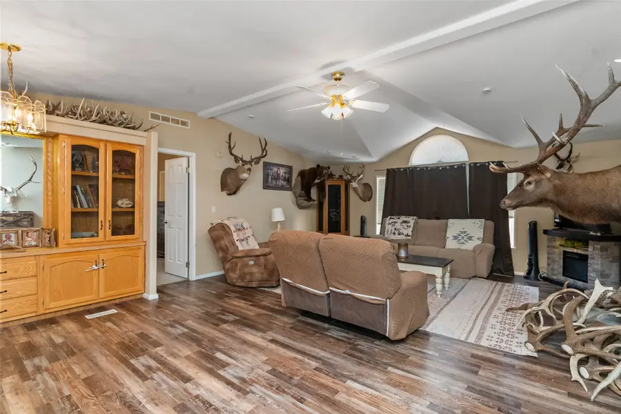 124 7th Avenue Sw, Choteau, MT 59422 - #3